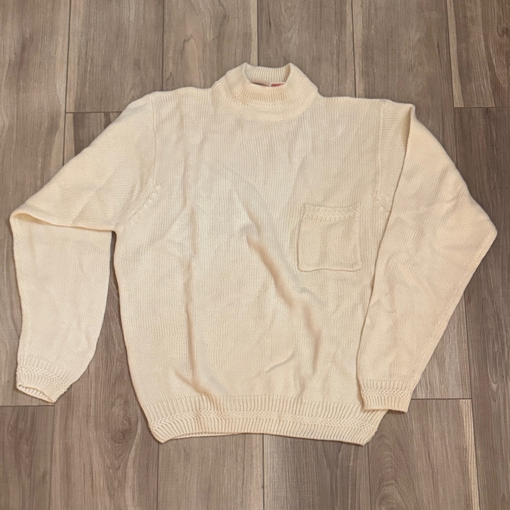 American Weekend Women Elegant Cream Turtleneck Knit Sweater